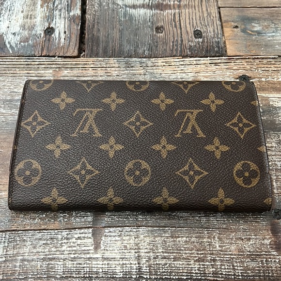 Louis Vuitton Monogram long wallet - Picture 12 of 12
